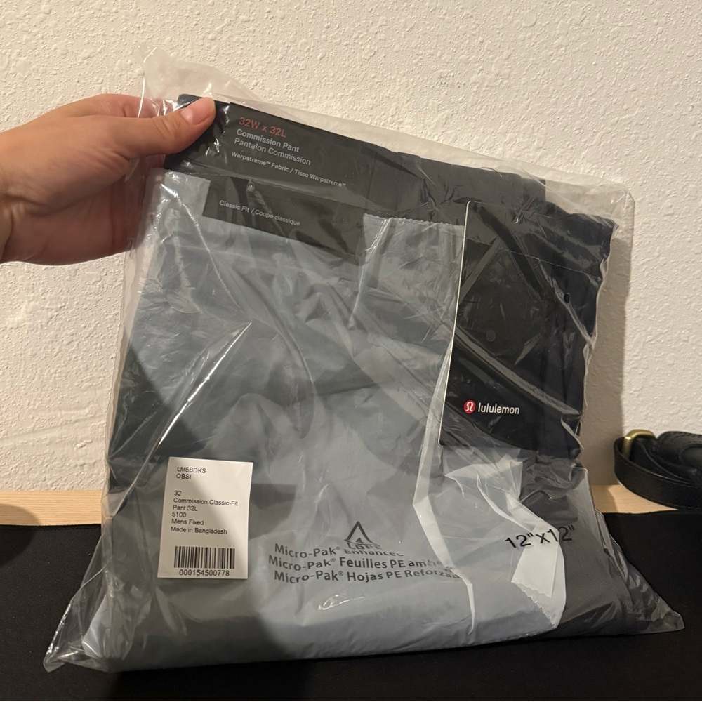 Lululemon Athletica classic fit NEW in package 32W x 32L Men’s commission style - Picture 6 of 6
